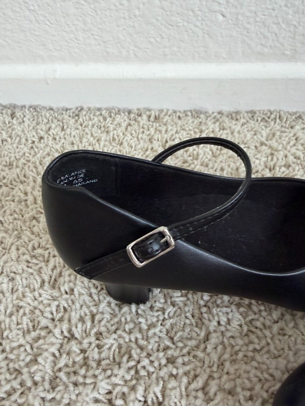 Capezio Womens Jr. Footlight 1.5" Heel Character Shoes Black Size 6.5 - Picture 7 of 9